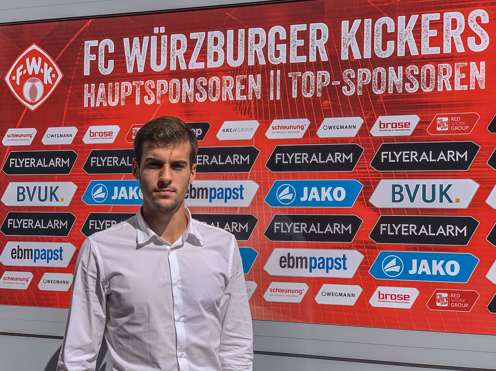 Sturmtalent unterschreibt Dreijahresvertrag FWK holt U19Teamkapitän